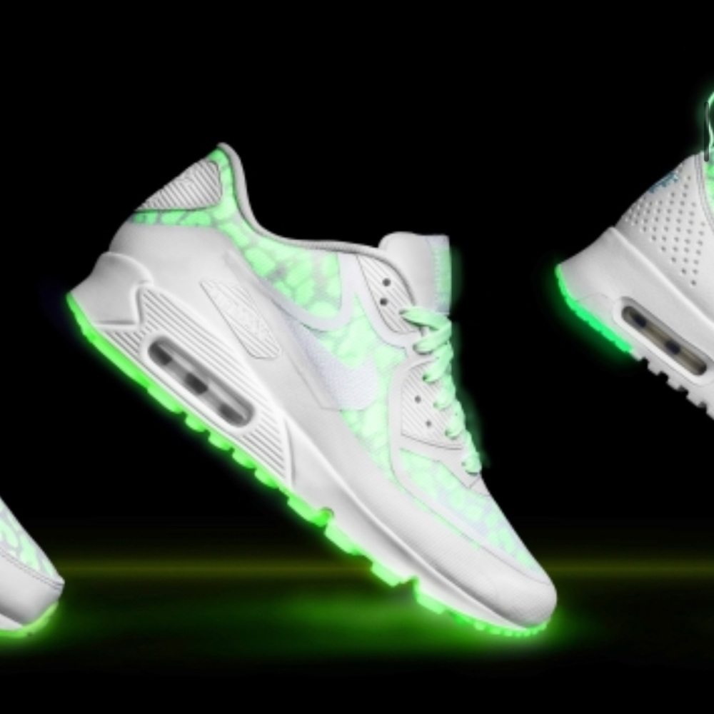 nike air max thea glow in the dark